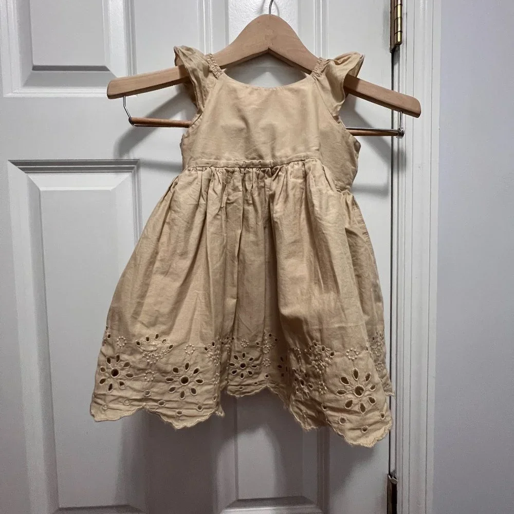 Gap size 3 tan dress